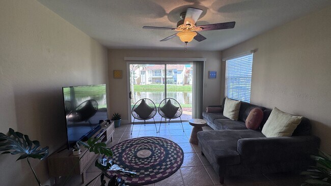 Building Photo - Coastal Living at Its Finest – Stylish 2BR...