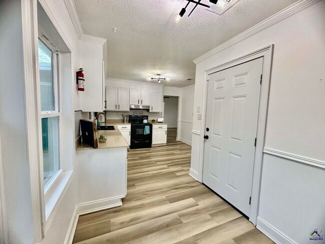 Building Photo - 2800 S Estates Rd