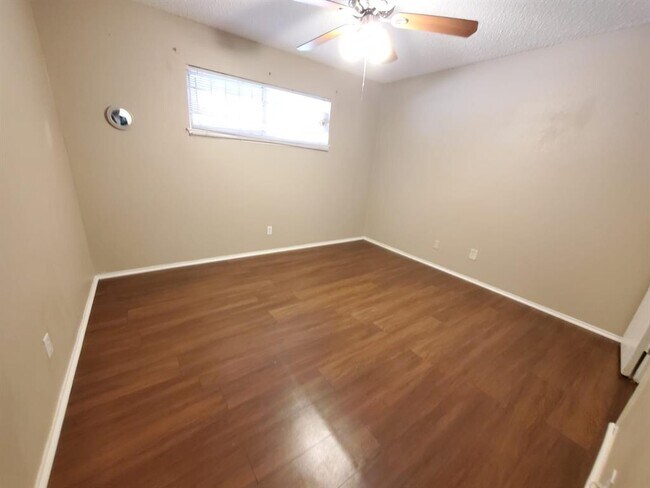 Building Photo - 6410 Del Monte Dr