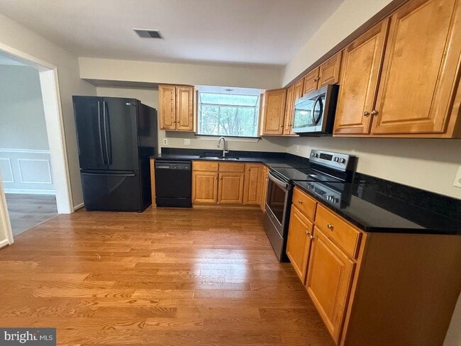 Building Photo - 3310 Applegrove Ct