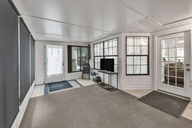 Building Photo - 6453 Garden Dr