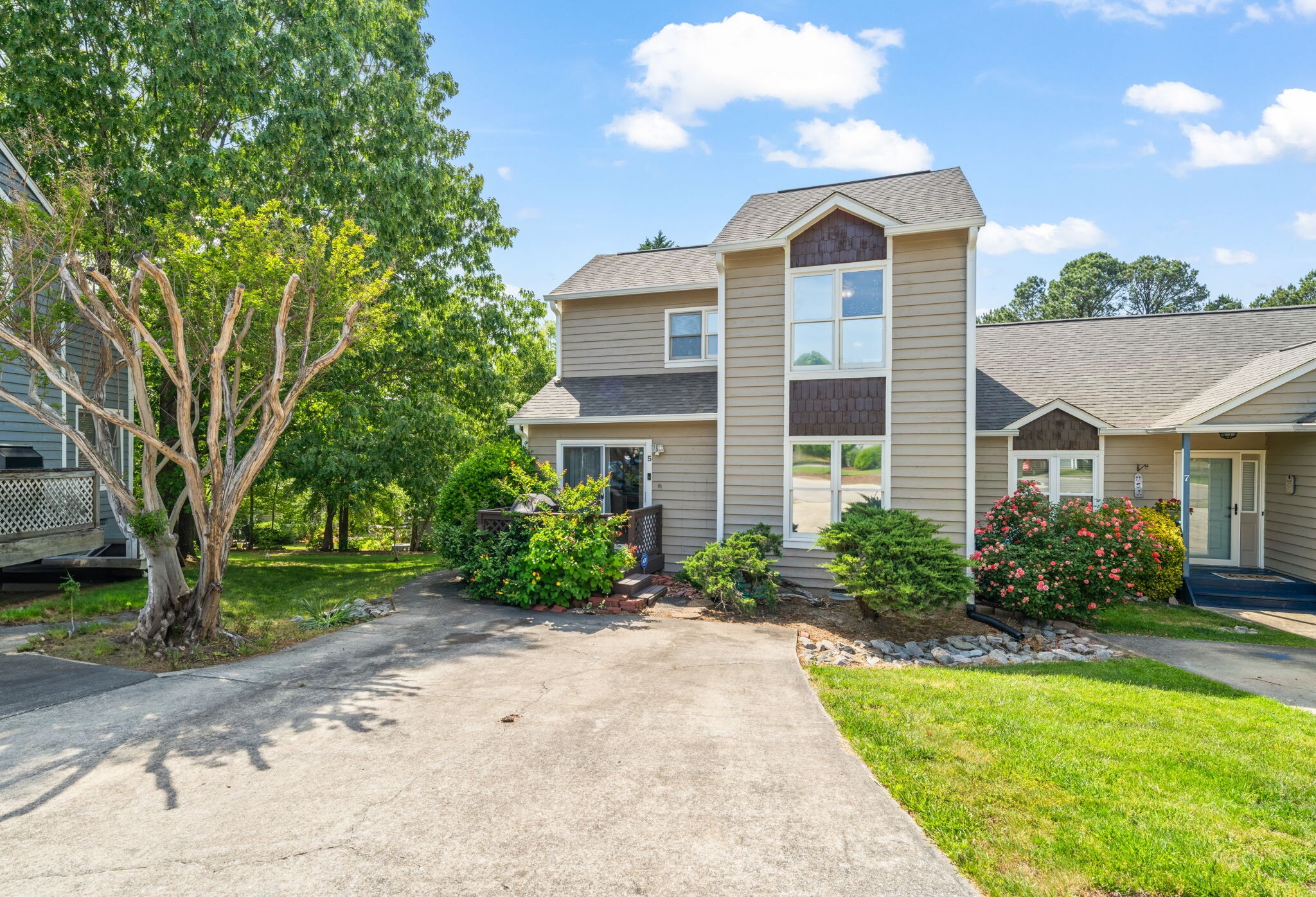 Building Photo - 5 Hickorywood Sq