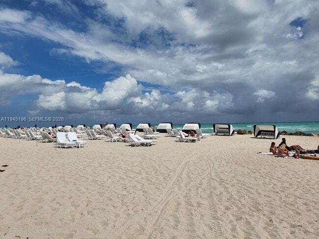 Building Photo - 2899 Collins Ave