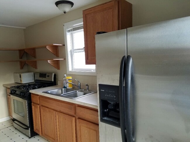 Building Photo - Duplex at Wards Hill