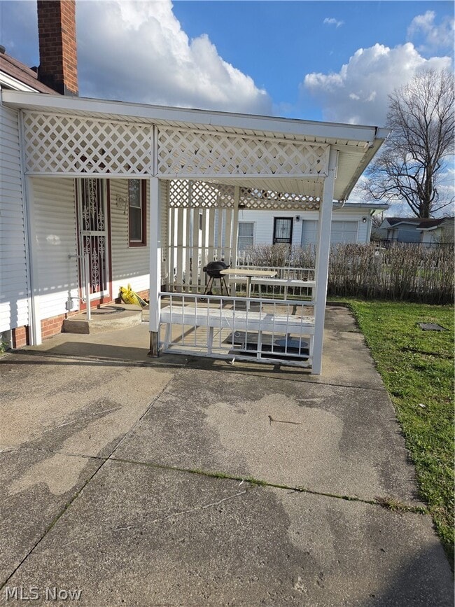 Building Photo - 4148 E 189th St