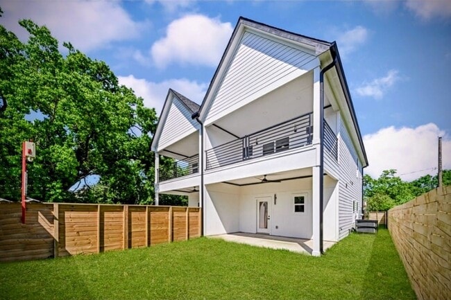 Building Photo - 6726 Dumble St