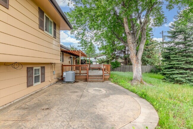 Building Photo - 6724 Knight Dr