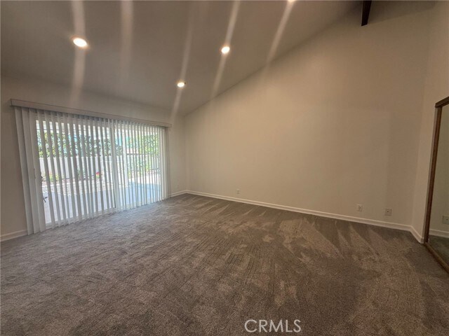 Building Photo - 860 Calle del Sol
