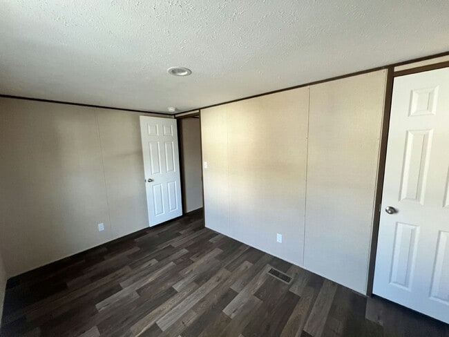 Building Photo - 51 Tower Manor Dr