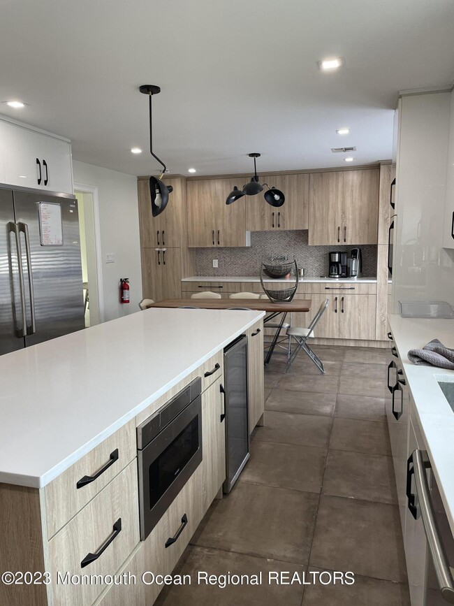 Building Photo - 501 Monmouth Pl