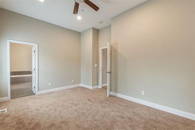 Building Photo - 3362 Colville Ave