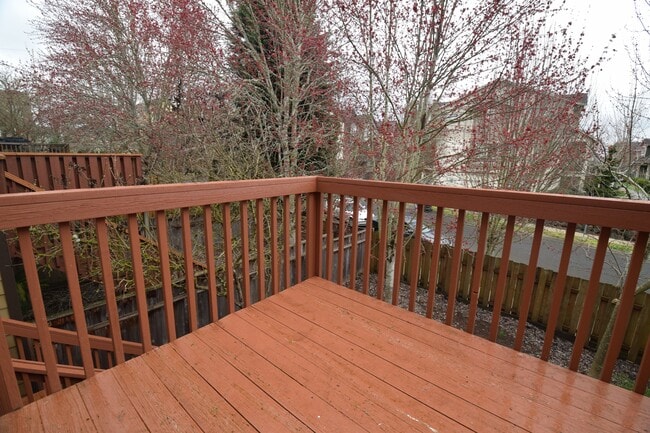 Building Photo - 232 NE 76th Ave