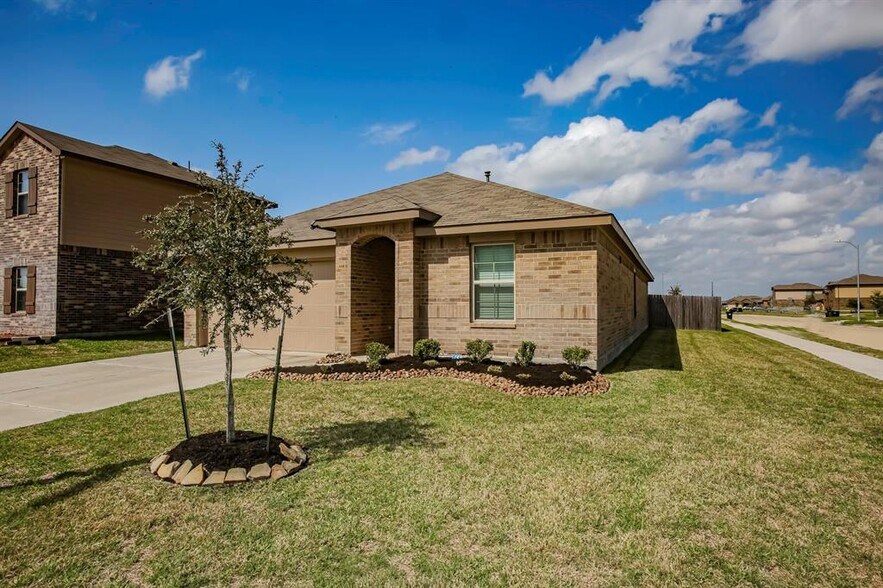Building Photo - 919 Bright Lotus Ln