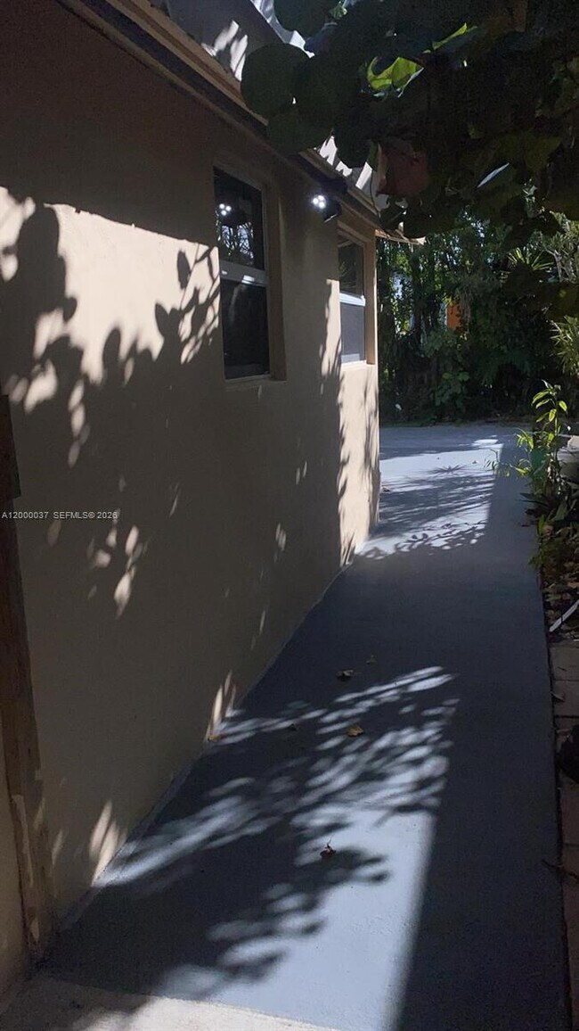 Building Photo - 824 84th St