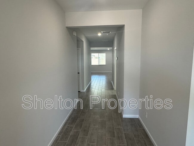 Building Photo - 17978 W Camino De Oro