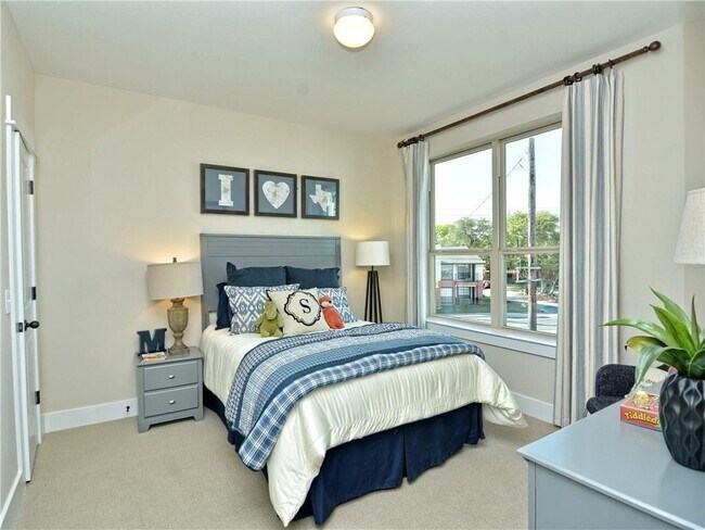 Building Photo - 12504 Red Sparrow St