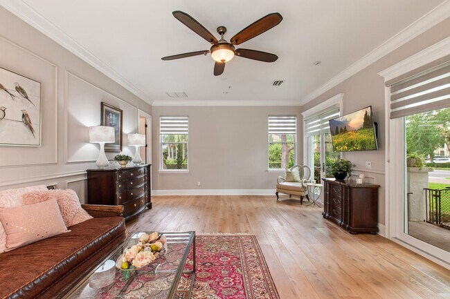 Building Photo - Luxury Rental Available
