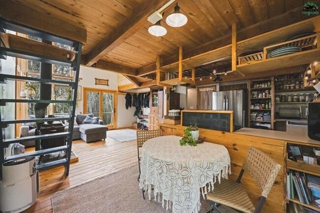 Building Photo - Charming 1-Bedroom Home on the Outskirts o...