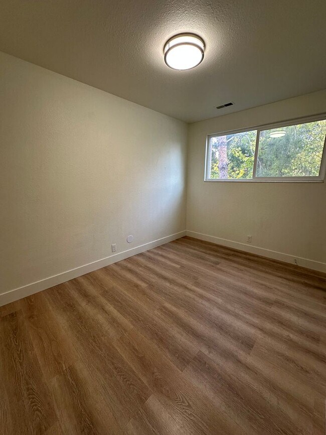 Building Photo - GET $500 OFF IF YOU MOVE IN BY FEB 20TH!!!