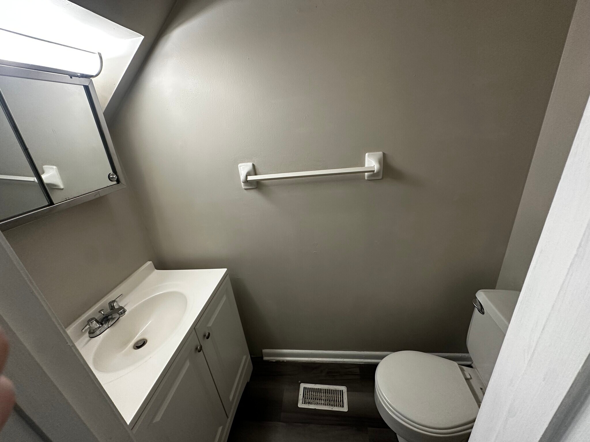 Building Photo - 6846 Emerald Ave