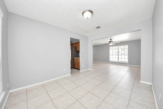 Building Photo - 16006 Autumn Falls Ln