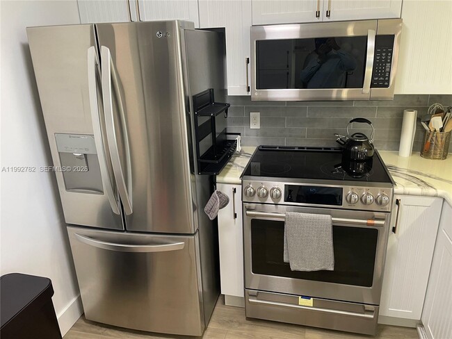 Building Photo - 1605 S US Hwy 1