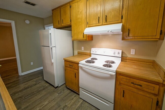 Building Photo - 2380 Hartsfield Way