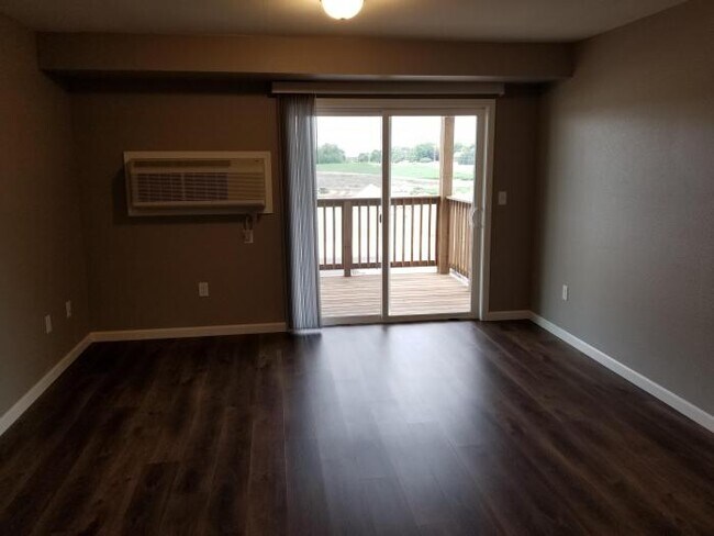 Building Photo - 1 bedroom in Willmar MN 56201