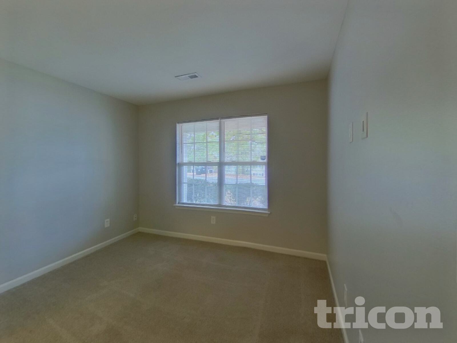 Building Photo - 920 Grass Hollow Ct