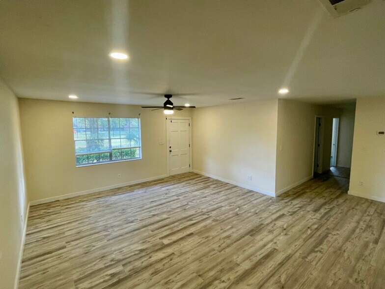 Building Photo - 217 Concordia Blvd