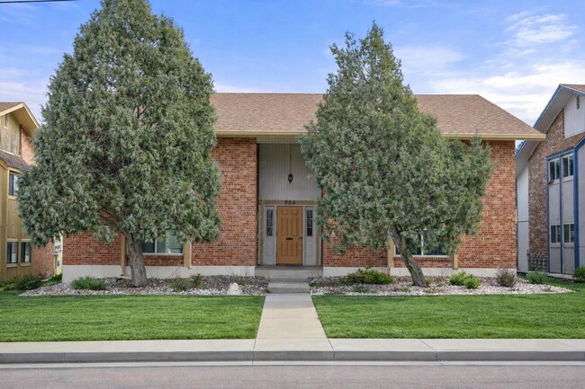 Building Photo - 995 Holli Springs Ln
