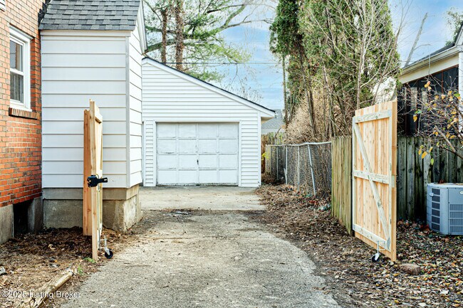 Building Photo - 3630 Windward Way