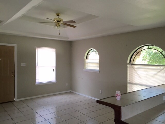 Building Photo - 1806 S Linden St