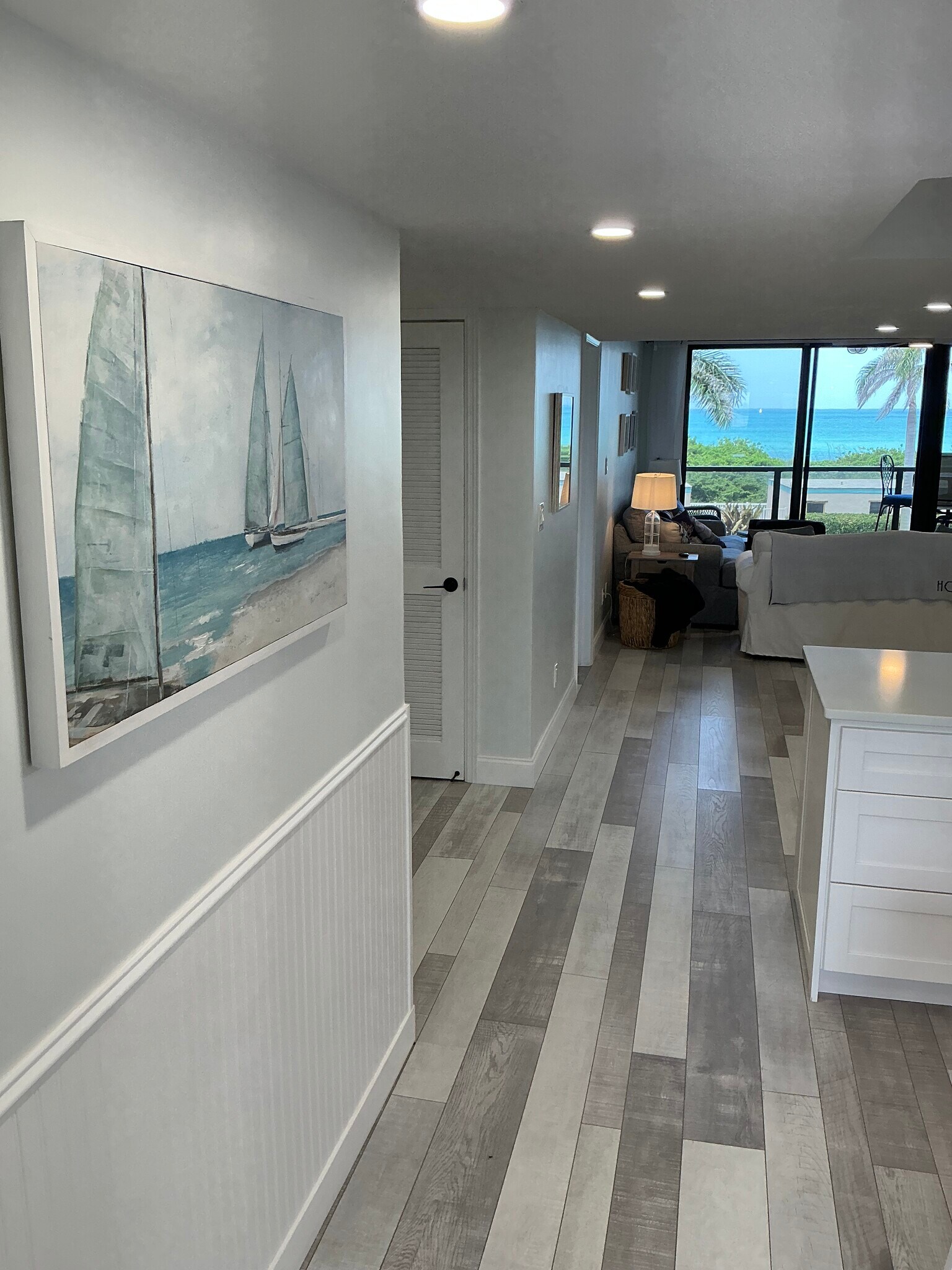 Building Photo - 355 S Ocean Dr