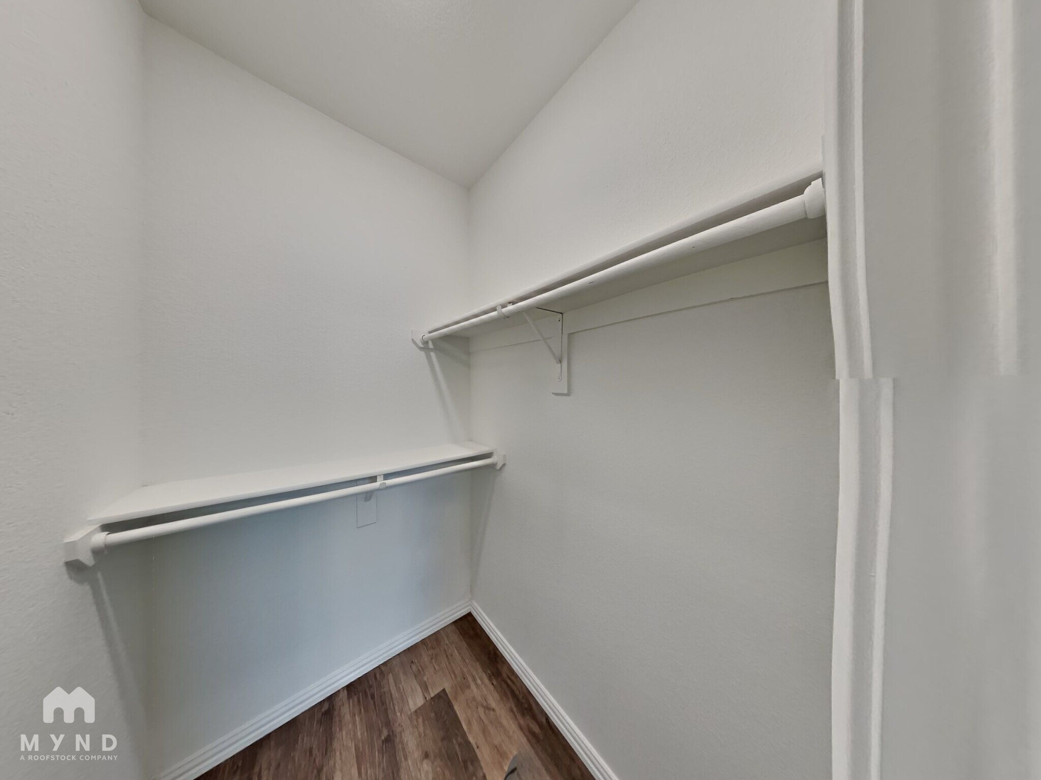 Building Photo - 3230 S Cherry Ln