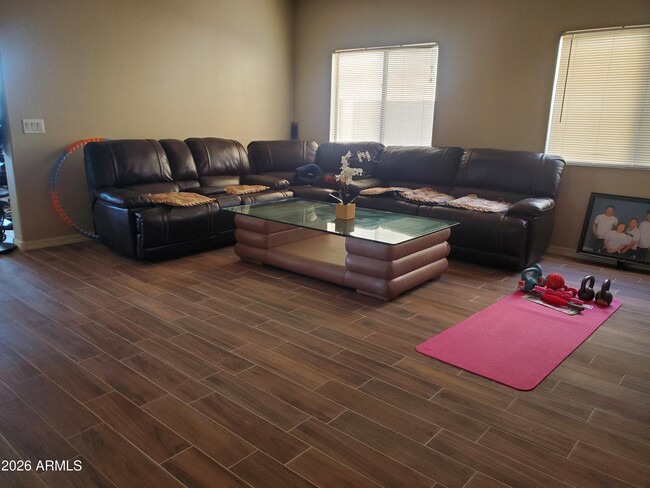 Building Photo - 1277 W Falls Canyon Dr