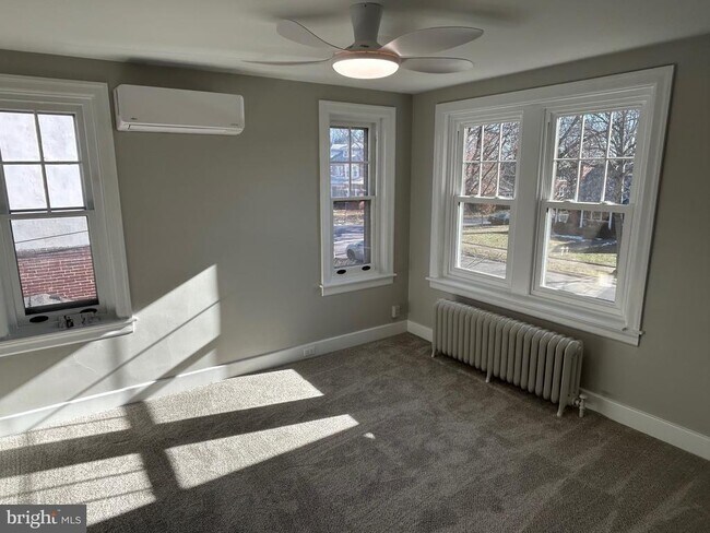 Building Photo - 1407 Delaware Ave