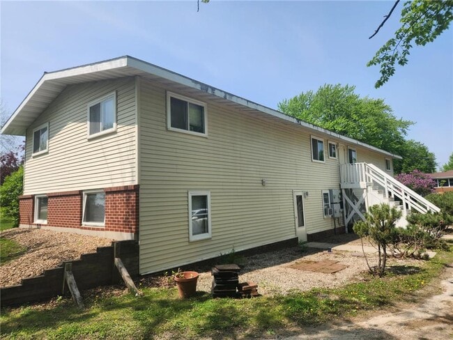 Building Photo - 255 6th Ave NE