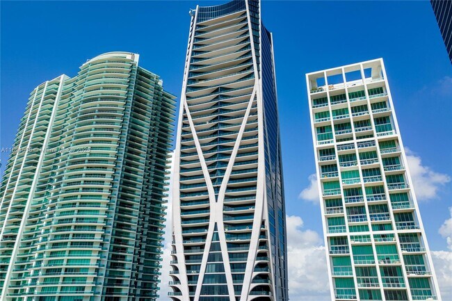 Building Photo - 1000 Biscayne Blvd