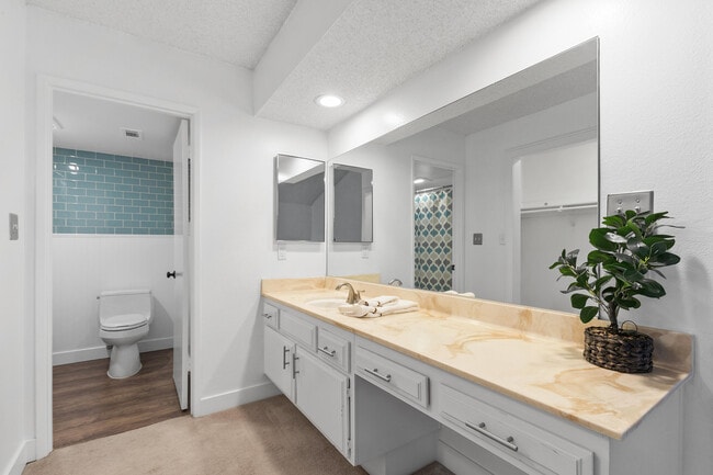 Building Photo - 49336 Eisenhower Dr