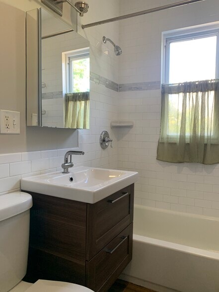 Full Bathroom with tub - 22 Connecticut Ave
