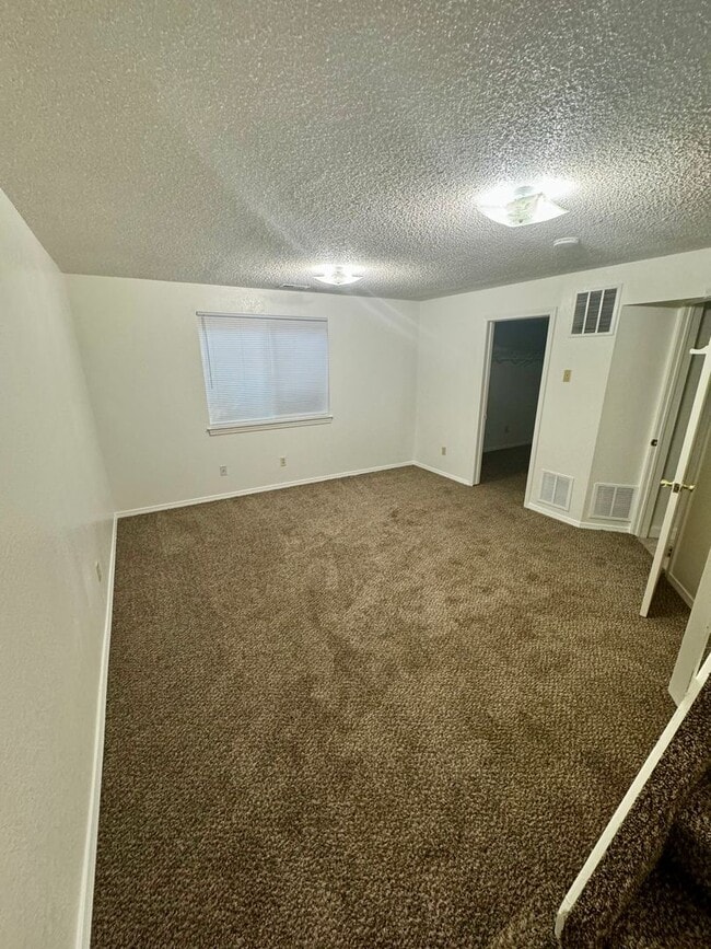 Building Photo - Lovely 3 bedroom/2 bath home in Fountain V...
