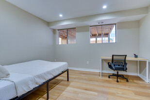 Building Photo - 8063 Saint Annes Ct