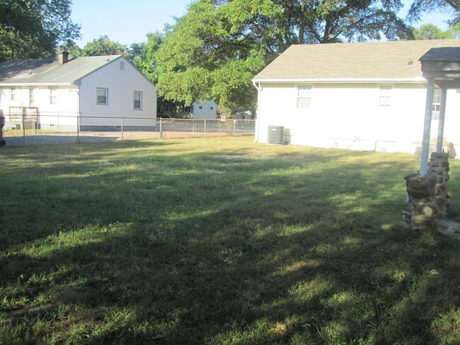 Building Photo - Three Bedroom Highland Springs Home. Large...