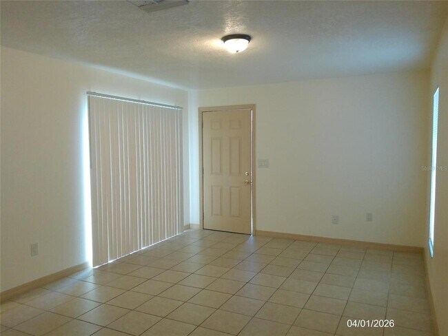 Building Photo - 926 W Carole St