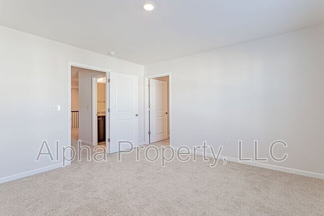 Building Photo - 540 Yellow Fox Rd
