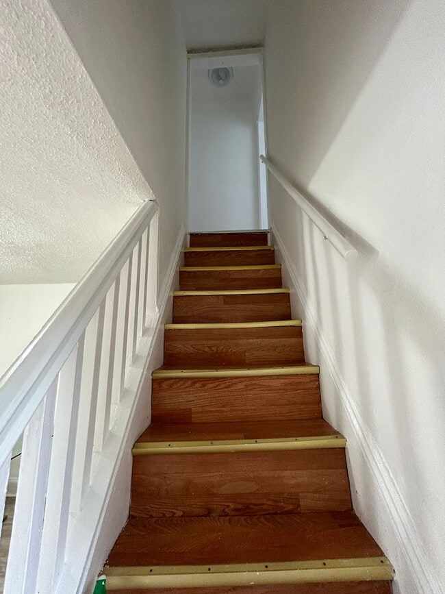 Building Photo - 39 Adeline St