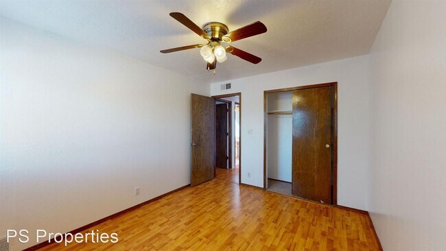 Building Photo - 3 br, 2 bath House - 11822 Apache Ave NE