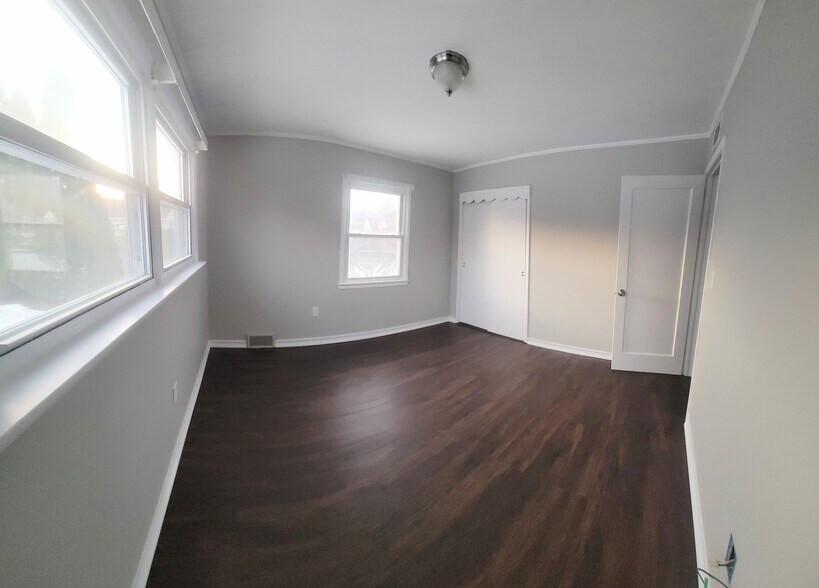 Main bedroom - 411 Brewer St