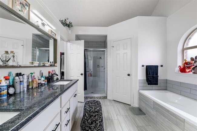 Building Photo - 916 Clover Hill Ln